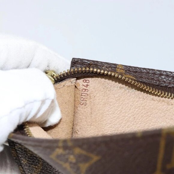 LOUIS VUITTON Monogram Bucket PM Accessory Pouch - Picture 15 of 16
